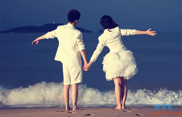 牵手爱人海边散步图片,牵手爱人海边散步表情